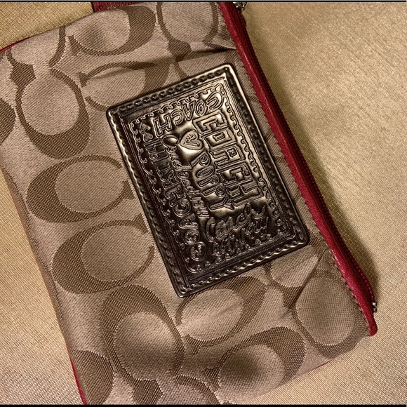 ‼️SOLD‼️Poppy Coach Wristlet - Picture 6 of 6